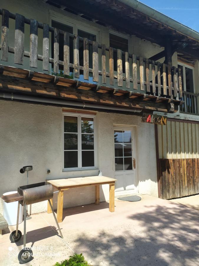 ホテル Le Saloon Chazey-sur-Ain エクステリア 写真